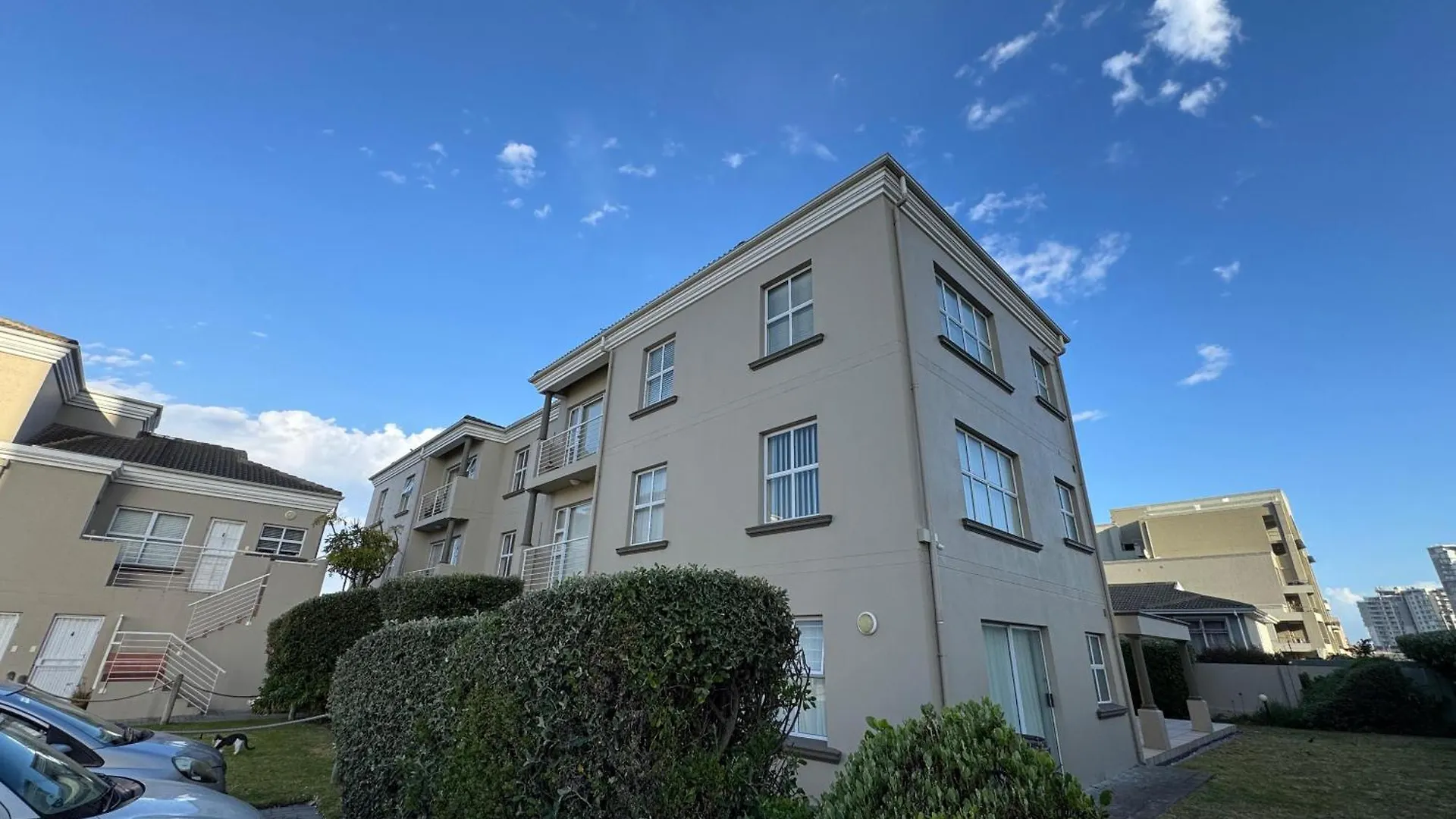 Unwind At Coral Bloubergstrand